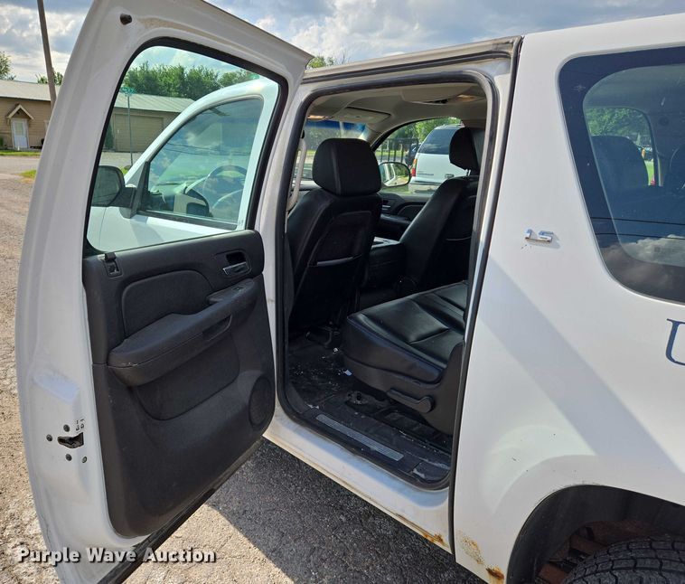 image for item EN8264 2007 Chevrolet Suburban 1500 SUV