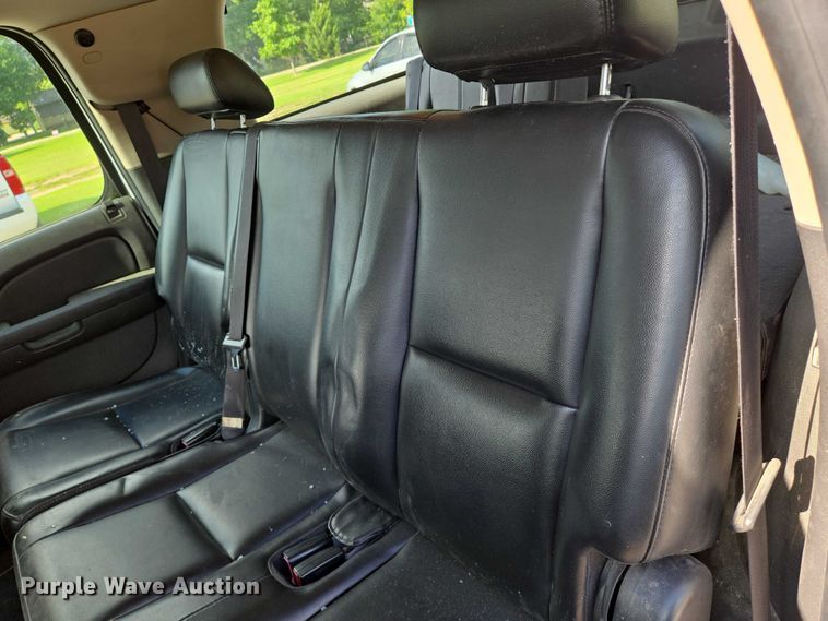 image for item EN8264 2007 Chevrolet Suburban 1500 SUV