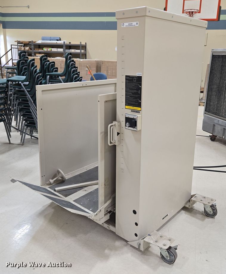 image for item EN8268 Porch-Lift wheelchair lift