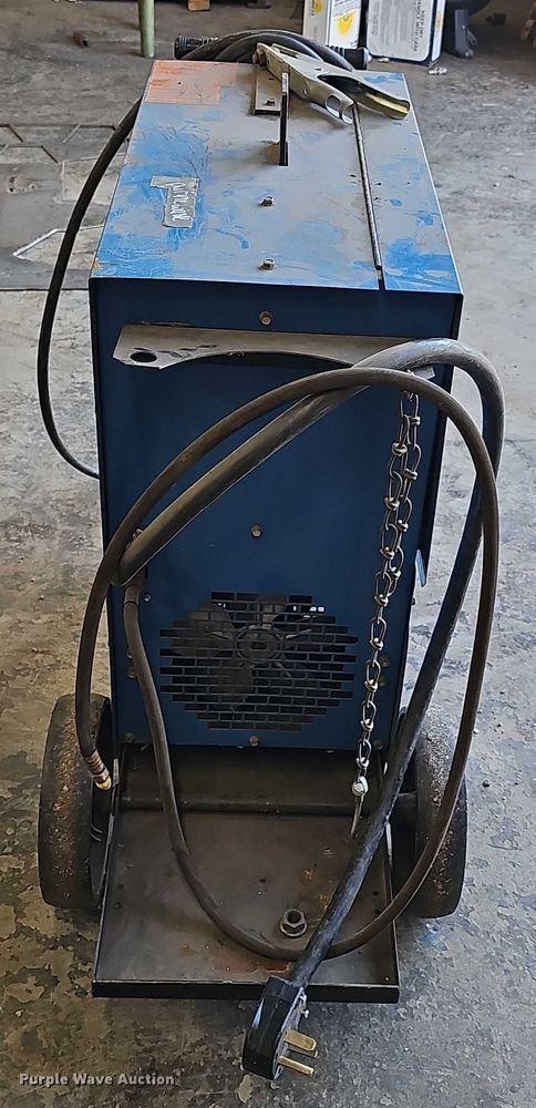 image for item EO1502 Miller Millermatic 200 welder