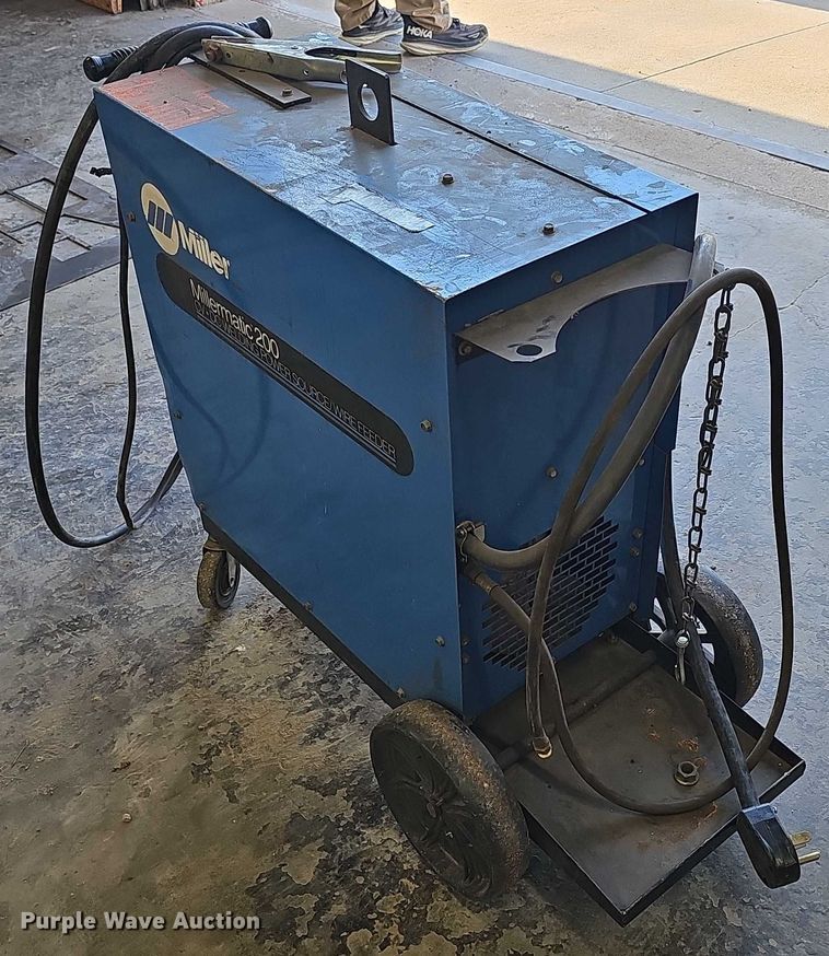 image for item EO1502 Miller Millermatic 200 welder