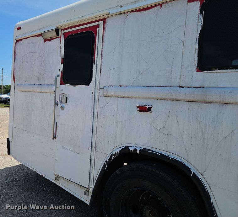 image for item EO4518 1998 Blue Bird F121640 coach bus