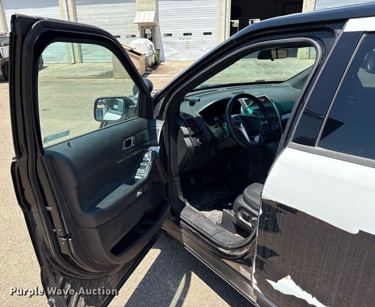 image for item EQ4600 2015 Ford Explorer Police Interceptor SUV
