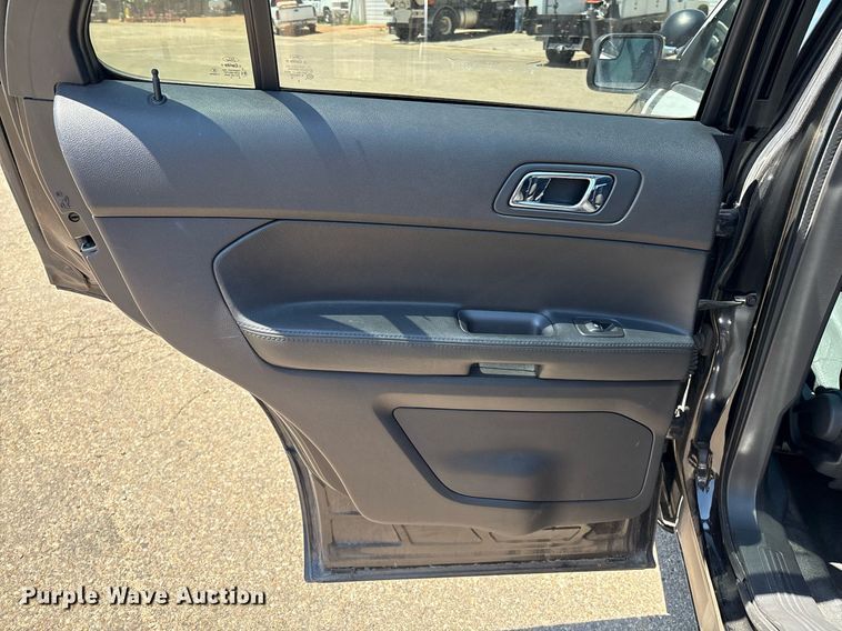 image for item EQ4600 2015 Ford Explorer Police Interceptor SUV