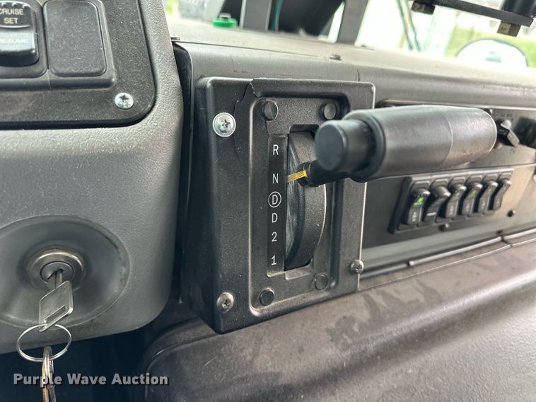 image for item EQ4854 2006 Blue Bird All American FE school bus