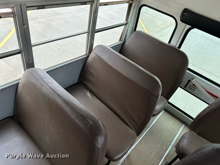 image for item EQ4854 2006 Blue Bird All American FE school bus