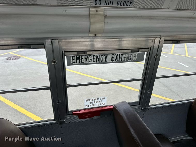 image for item EQ4854 2006 Blue Bird All American FE school bus