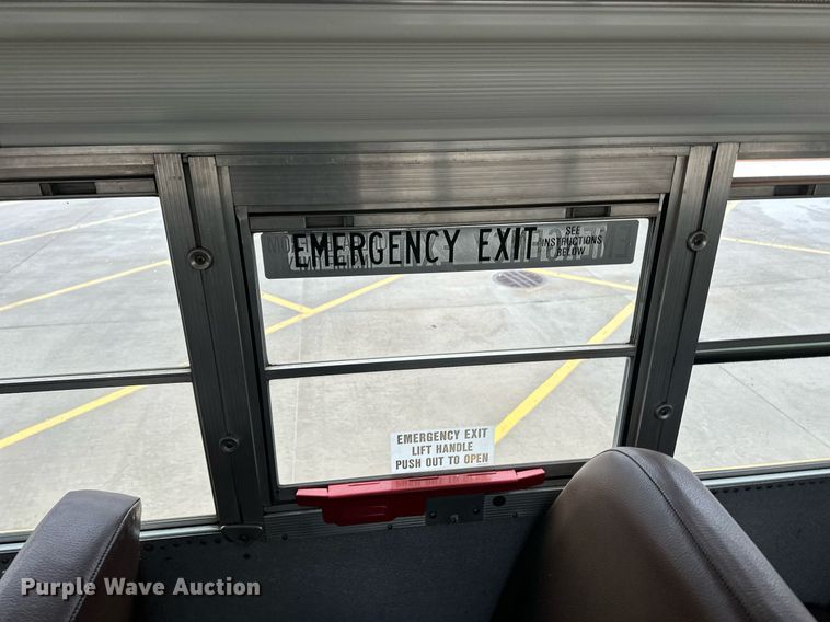 image for item EQ4854 2006 Blue Bird All American FE school bus