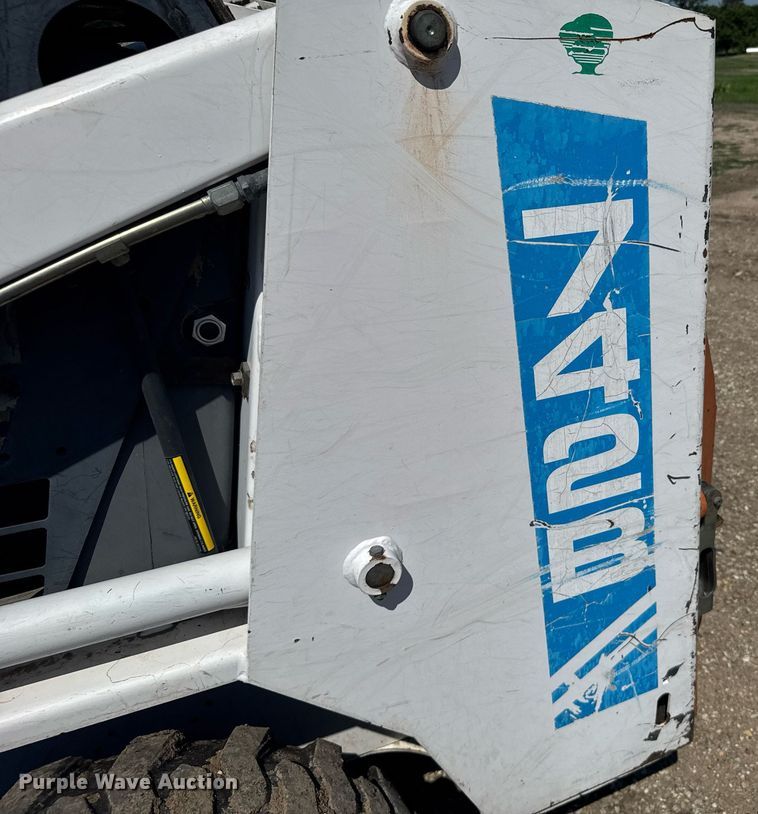 image for item ER2101 1993 Bobcat 742B skid steer loader