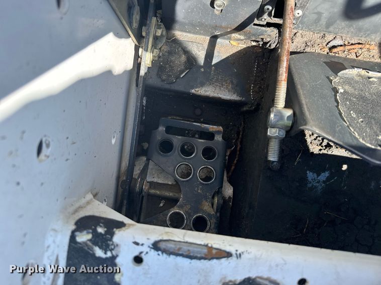 image for item ER2101 1993 Bobcat 742B skid steer loader