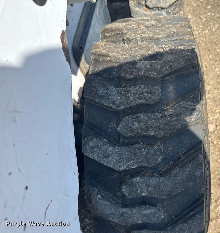 image for item ER2101 1993 Bobcat 742B skid steer loader