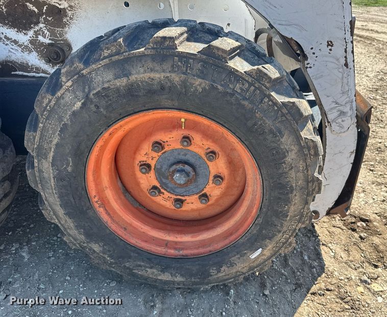 image for item ER2101 1993 Bobcat 742B skid steer loader