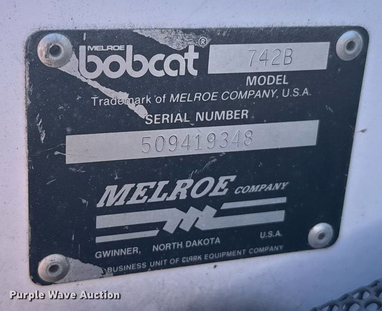 image for item ER2101 1993 Bobcat 742B skid steer loader