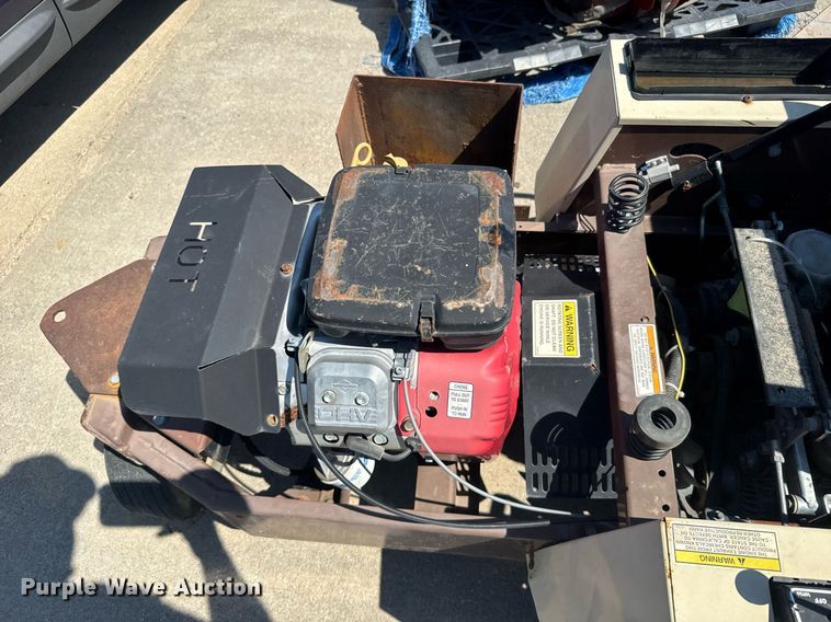 image for item ER2104 1996 Grasshopper 614 ZTR lawn mower