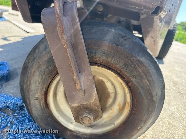 image for item ER2104 1996 Grasshopper 614 ZTR lawn mower