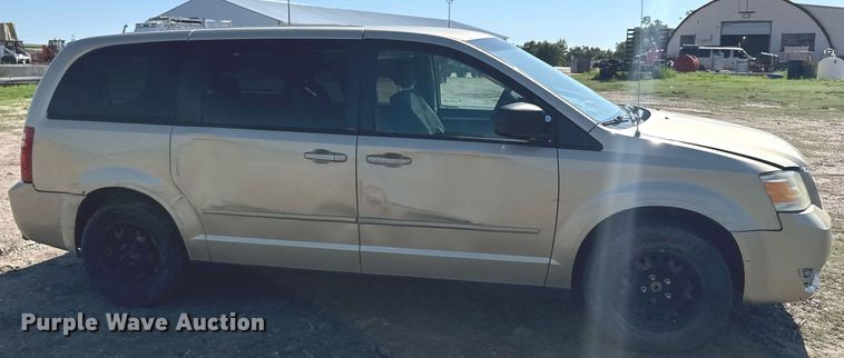 image for item ER2107 2010 Dodge Grand Caravan van