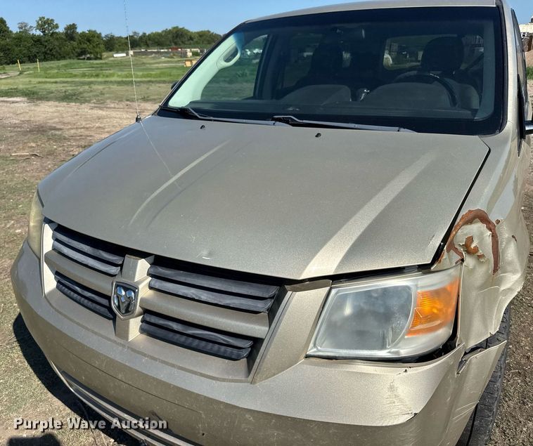 image for item ER2107 2010 Dodge Grand Caravan van