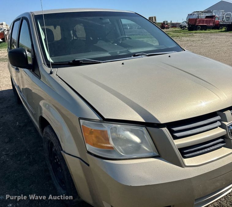 image for item ER2107 2010 Dodge Grand Caravan van