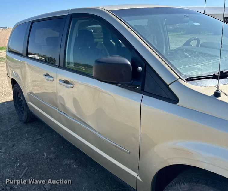image for item ER2107 2010 Dodge Grand Caravan van