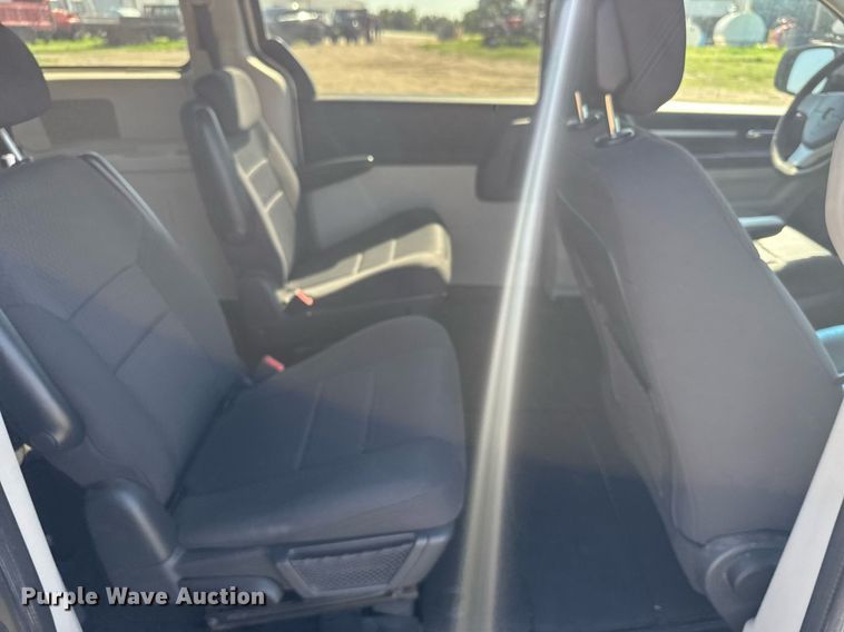 image for item ER2107 2010 Dodge Grand Caravan van