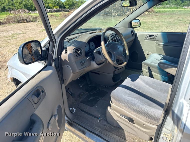 image for item ER2108 2003 Dodge Caravan van