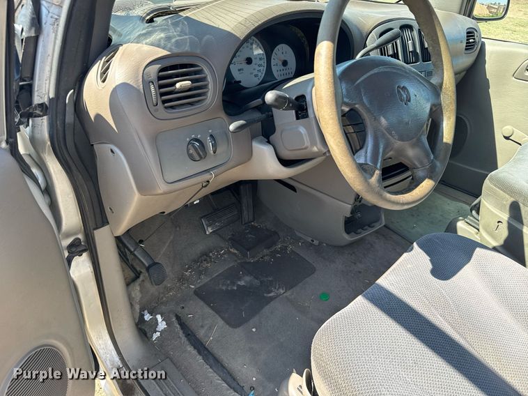 image for item ER2108 2003 Dodge Caravan van