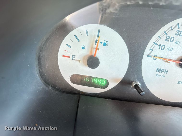 image for item ER2108 2003 Dodge Caravan van