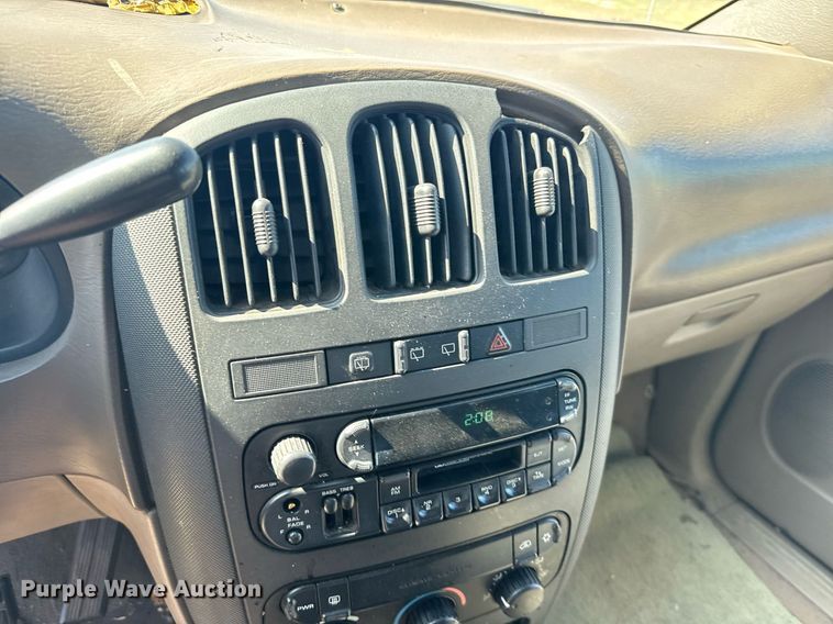 image for item ER2108 2003 Dodge Caravan van