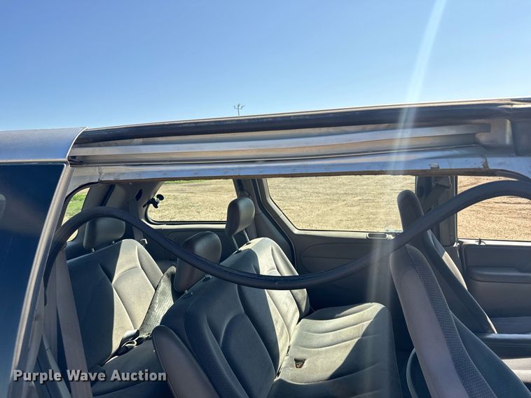 image for item ER2108 2003 Dodge Caravan van