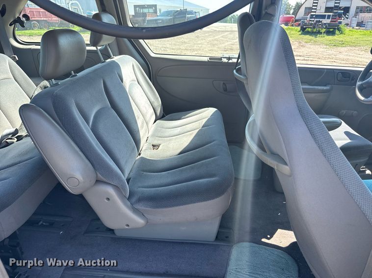 image for item ER2108 2003 Dodge Caravan van