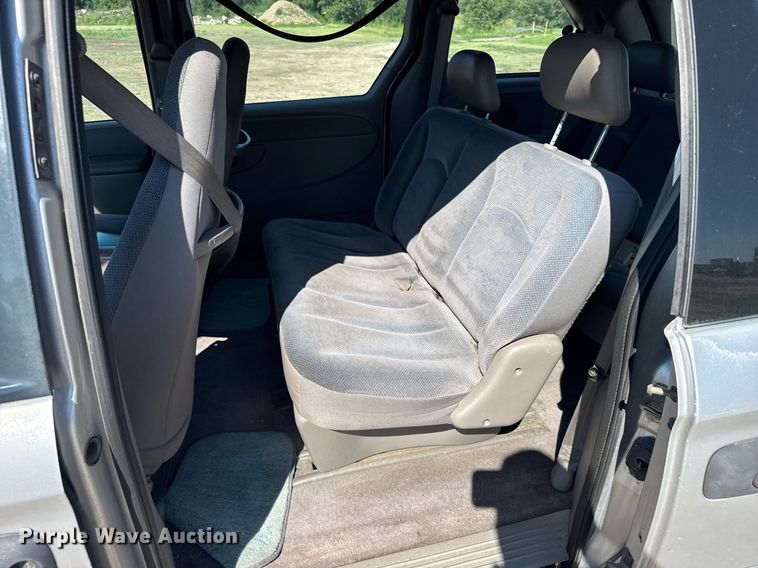 image for item ER2108 2003 Dodge Caravan van