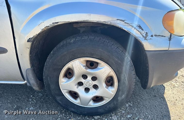 image for item ER2108 2003 Dodge Caravan van