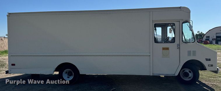 image for item ER2111 1991 Chevrolet P30 delivery truck