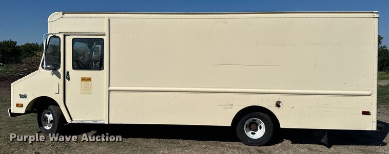 image for item ER2111 1991 Chevrolet P30 delivery truck