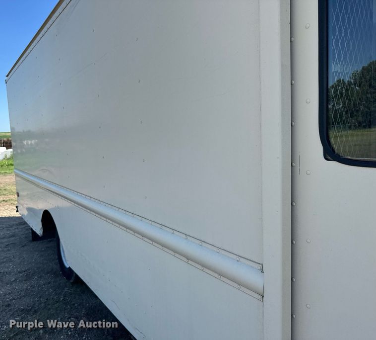 image for item ER2111 1991 Chevrolet P30 delivery truck