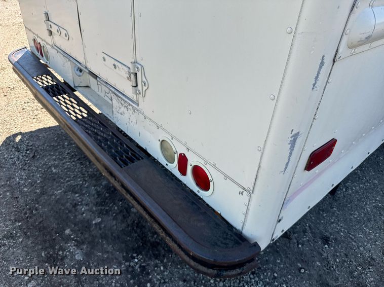 image for item ER2111 1991 Chevrolet P30 delivery truck