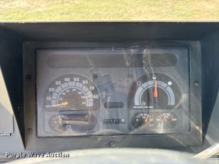 image for item ER2111 1991 Chevrolet P30 delivery truck