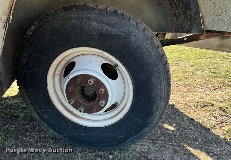 image for item ER2111 1991 Chevrolet P30 delivery truck