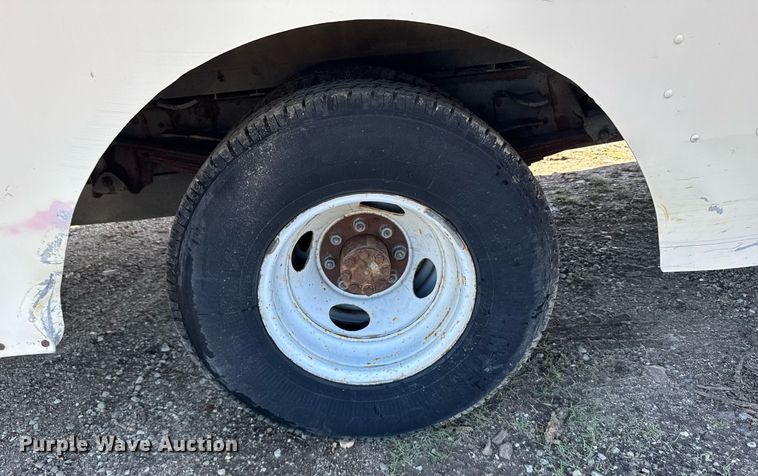 image for item ER2111 1991 Chevrolet P30 delivery truck