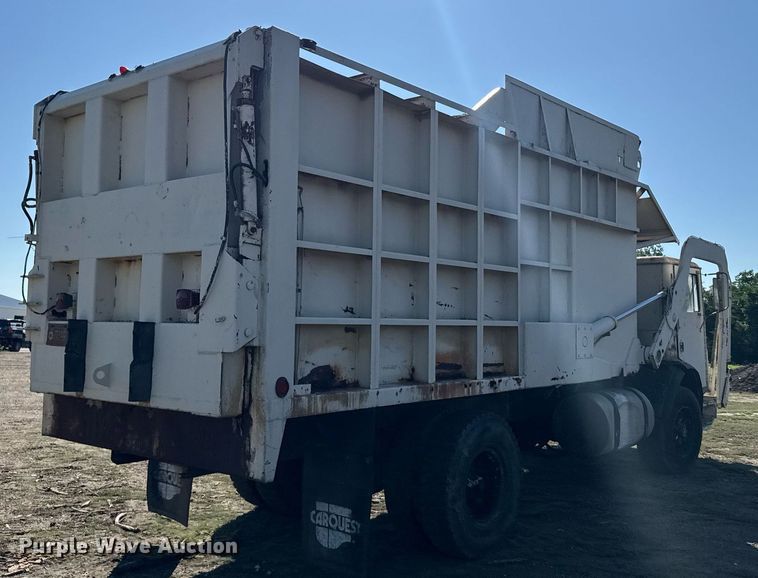 image for item ER2112 1986 Mack MR685P refuse truck