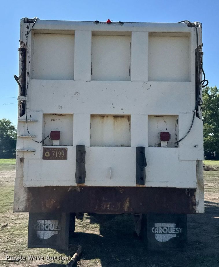 image for item ER2112 1986 Mack MR685P refuse truck