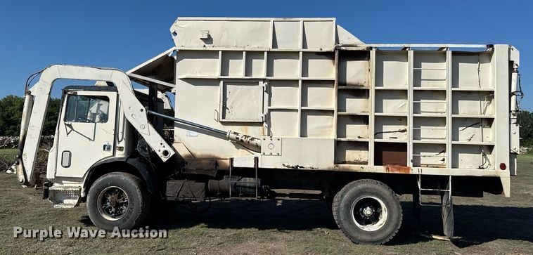 image for item ER2112 1986 Mack MR685P refuse truck