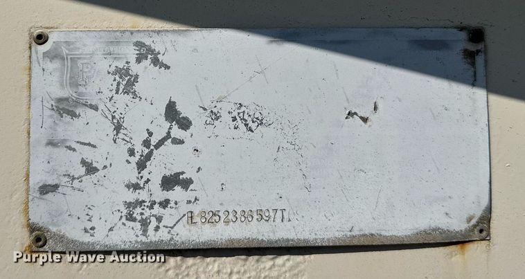 image for item ER2112 1986 Mack MR685P refuse truck