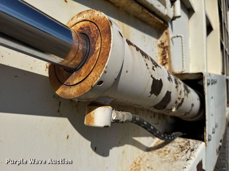 image for item ER2112 1986 Mack MR685P refuse truck