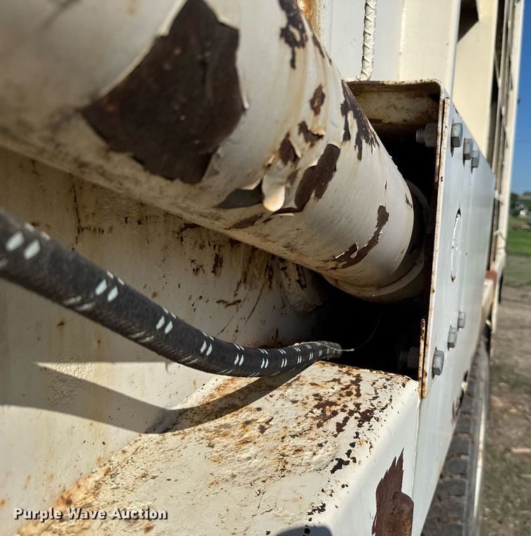 image for item ER2112 1986 Mack MR685P refuse truck