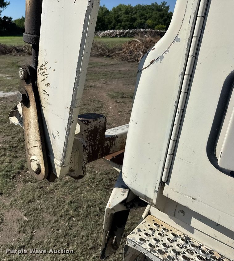 image for item ER2112 1986 Mack MR685P refuse truck