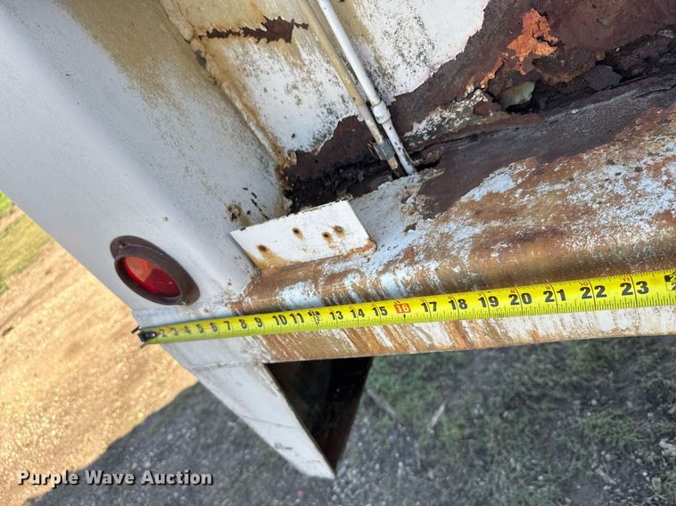 image for item ER2112 1986 Mack MR685P refuse truck