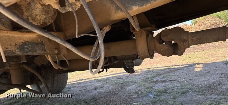 image for item ER2112 1986 Mack MR685P refuse truck