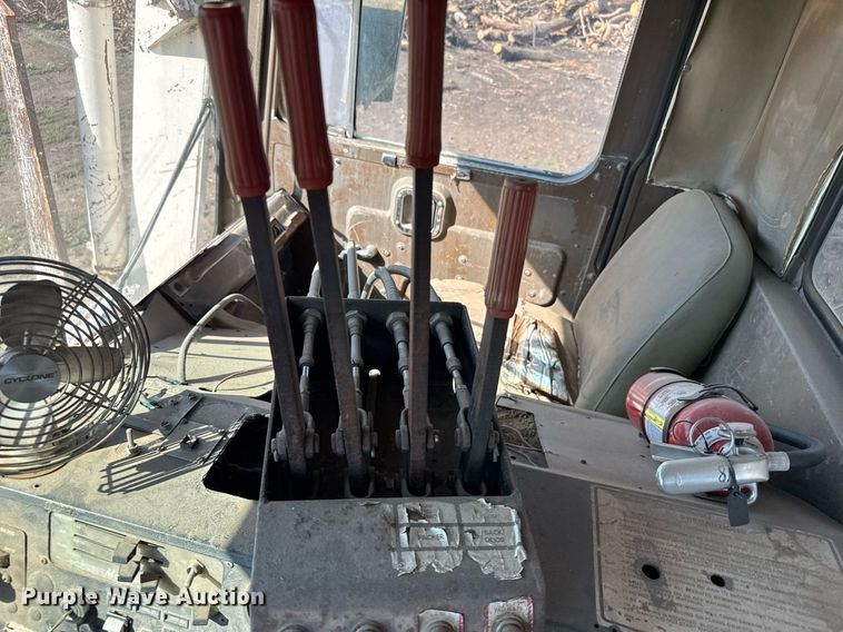 image for item ER2112 1986 Mack MR685P refuse truck