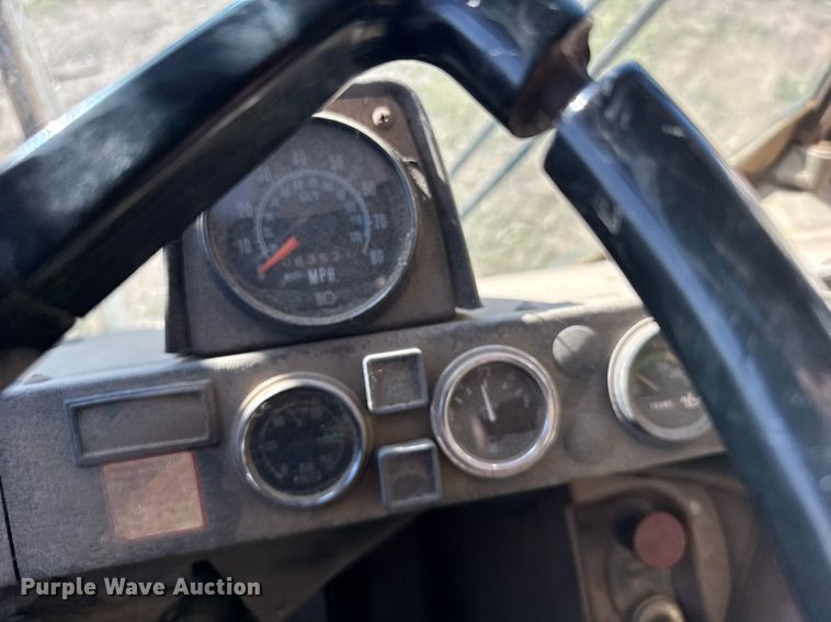 image for item ER2112 1986 Mack MR685P refuse truck